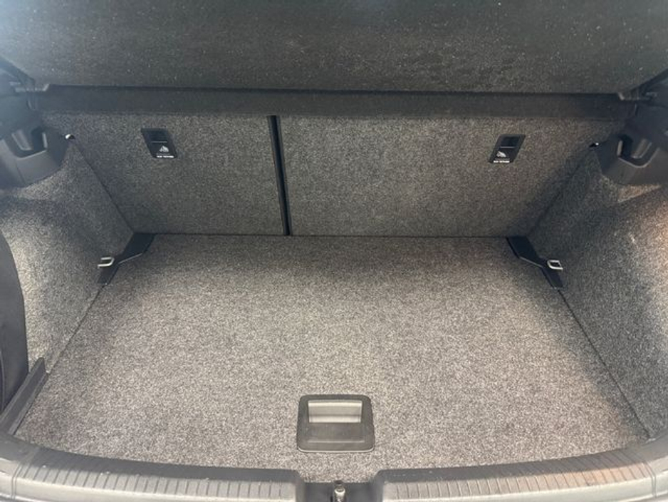 2019 Volkswagen Polo - image 18