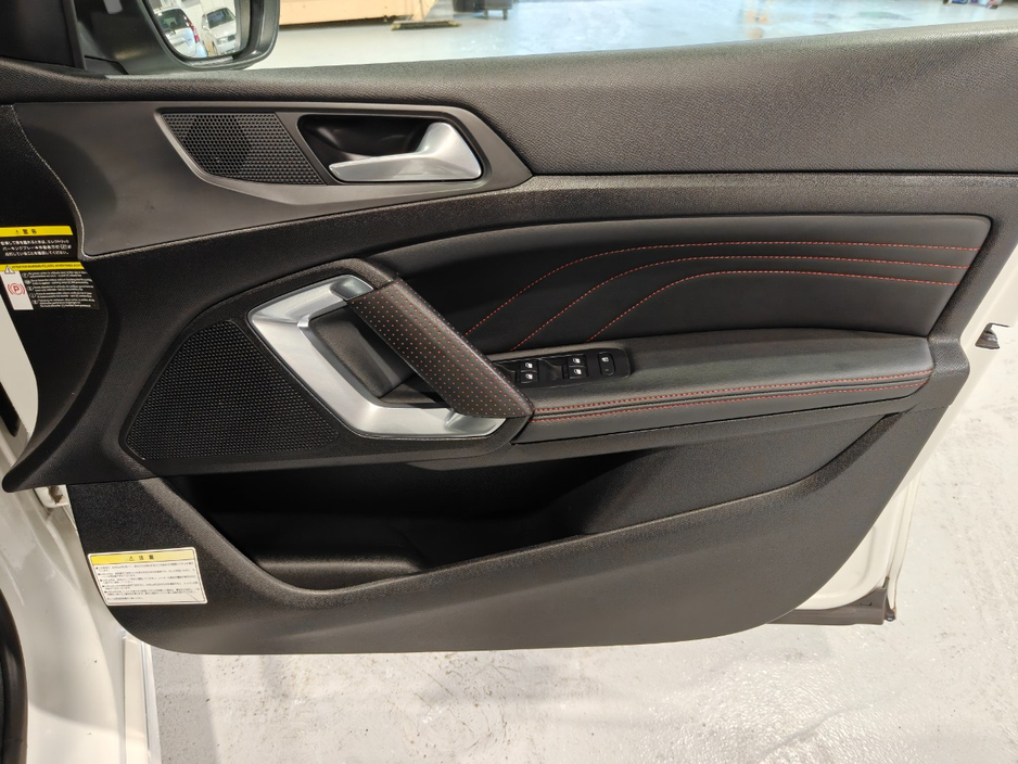 2019 Peugeot 308 - image 25