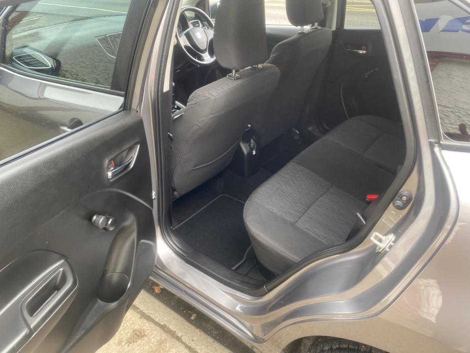 2018 Suzuki Baleno - image 5