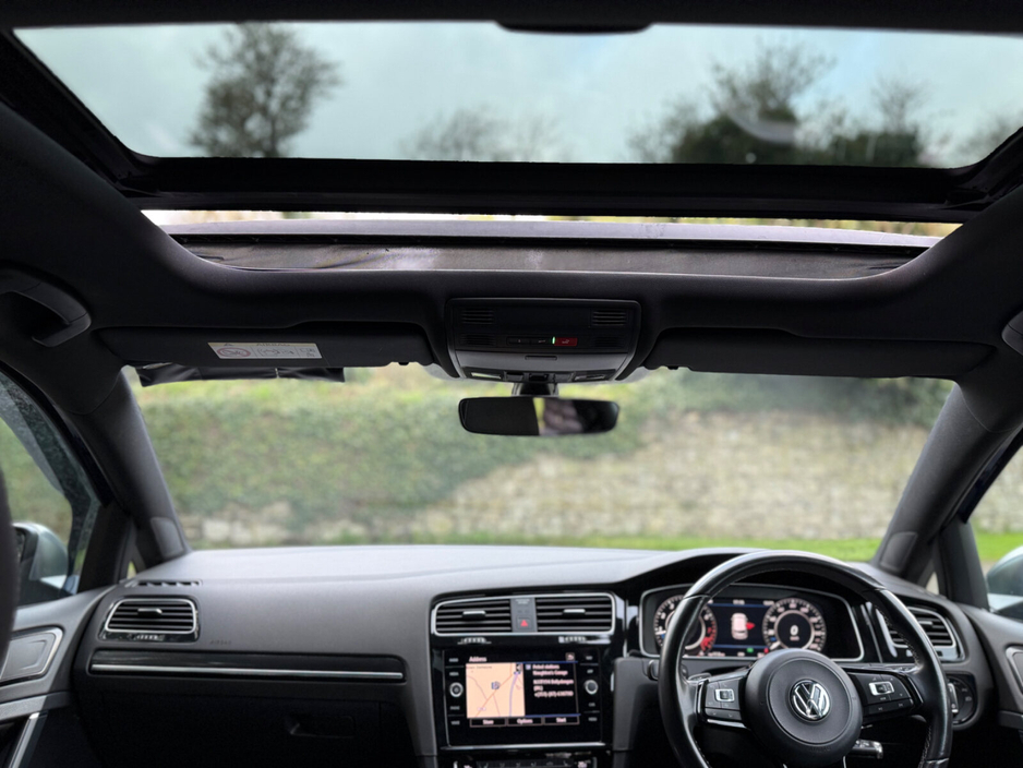 2019 Volkswagen Golf - image 13