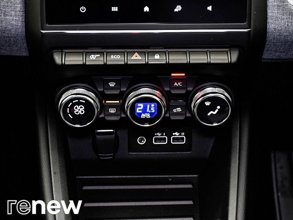 2025 Renault Clio - image 21