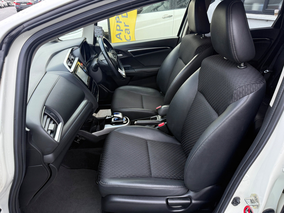 2015 Honda Fit - image 20