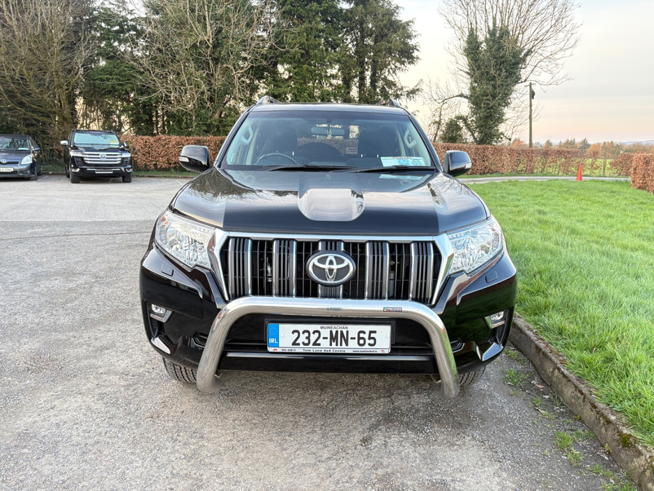 2023 Toyota Landcruiser - image 3