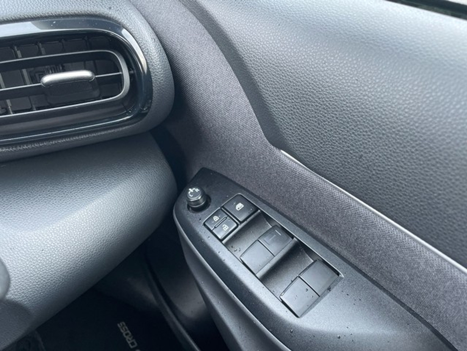2025 Toyota Yaris Cross - image 17