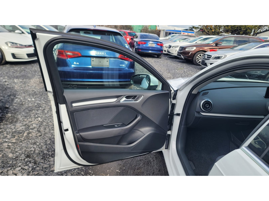 2015 Audi A3 - image 14