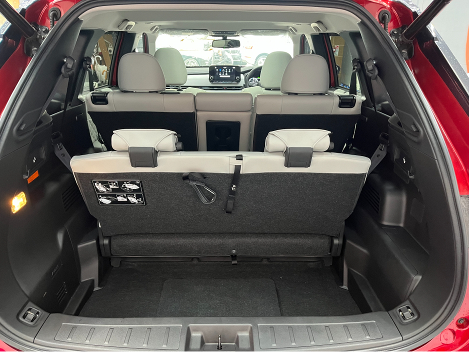 2024 Mitsubishi Outlander - image 8