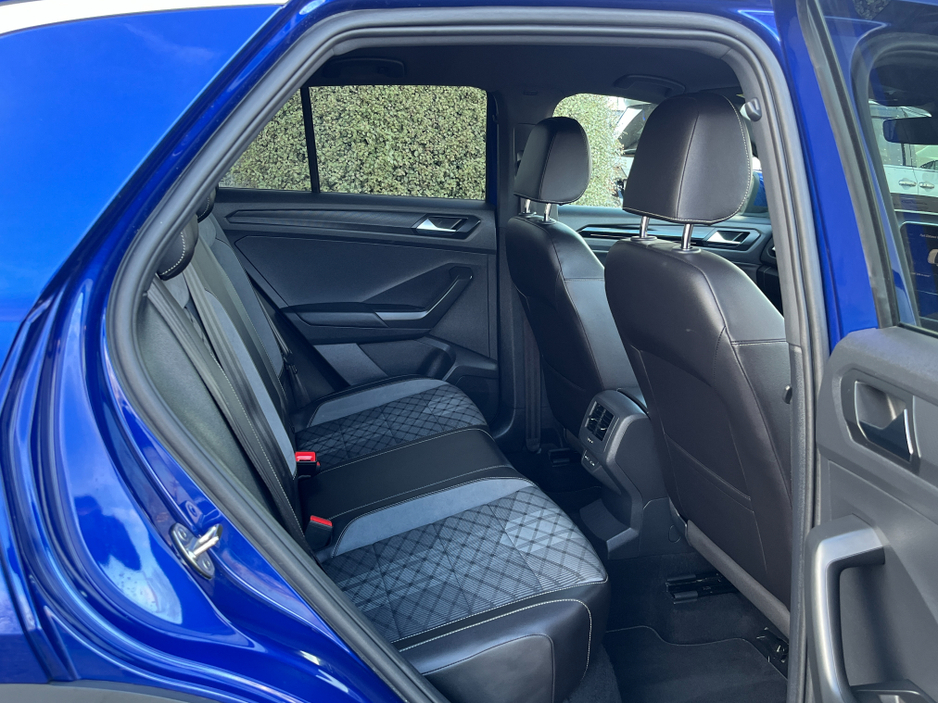 2024 Volkswagen T-Roc - image 9