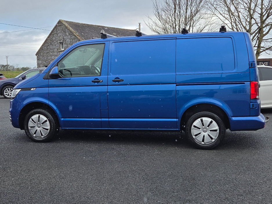 2023 Volkswagen Transporter - image 5