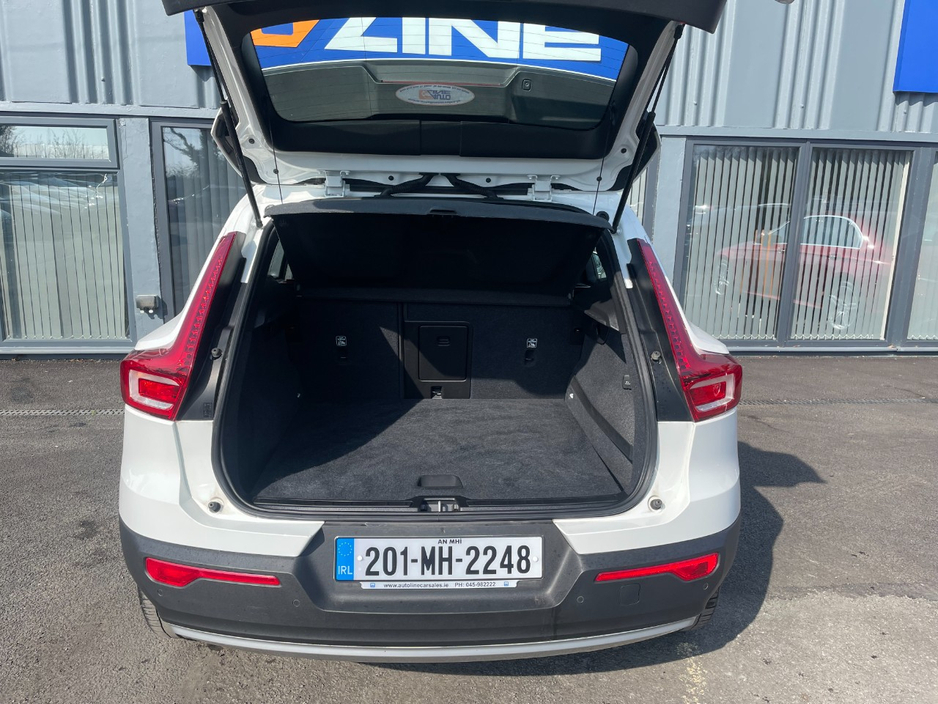 2020 Volvo XC40 - image 5