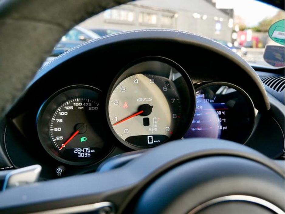 2023 Porsche Cayman - image 36