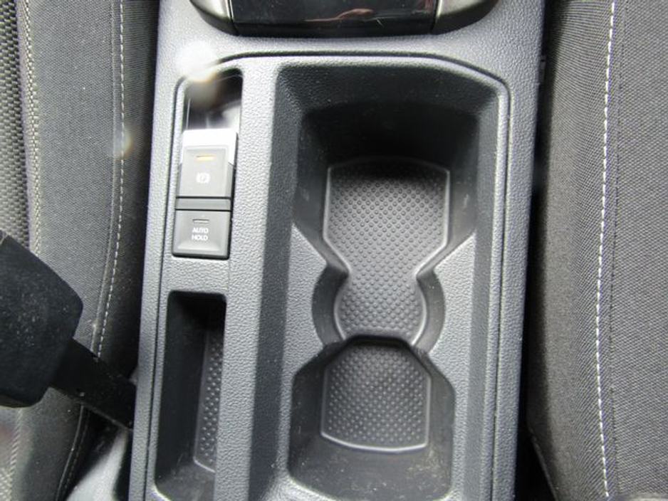 2019 Volkswagen T-Roc - image 35