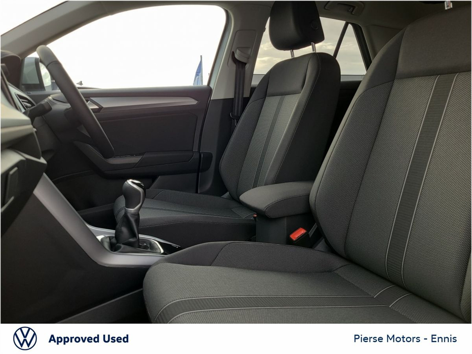 2026 Volkswagen T-Roc - image 8