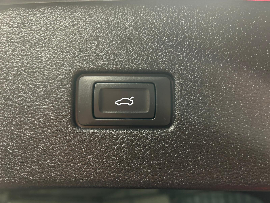 2021 Audi Q8 - image 13