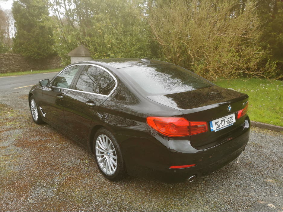 2018 BMW 5 Series - image 8