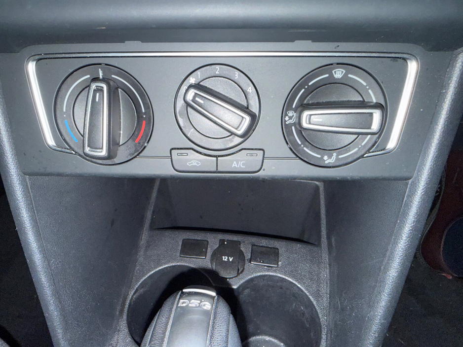 2016 Volkswagen Polo - image 15