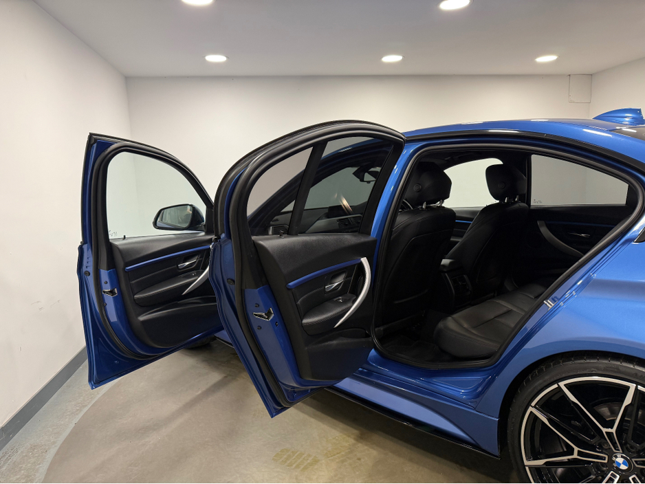 2018 BMW 3 Series - image 19