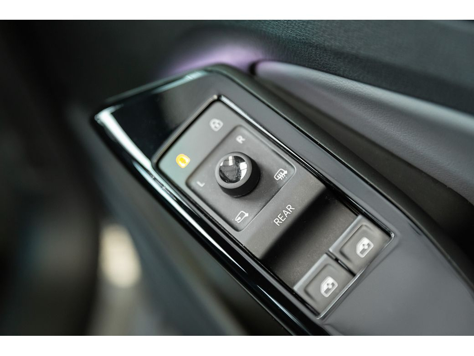 2023 Volkswagen ID.4 - image 34