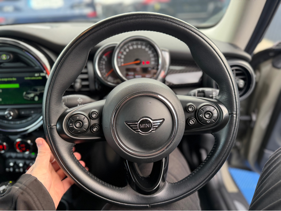 2018 MINI Cooper - image 15
