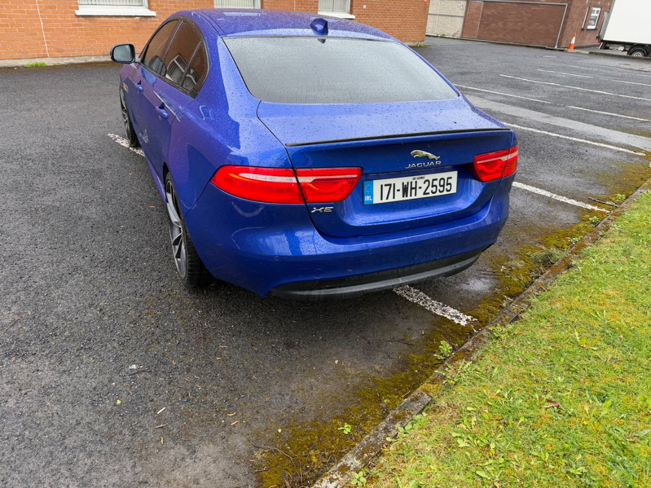 2017 Jaguar XE - image 5