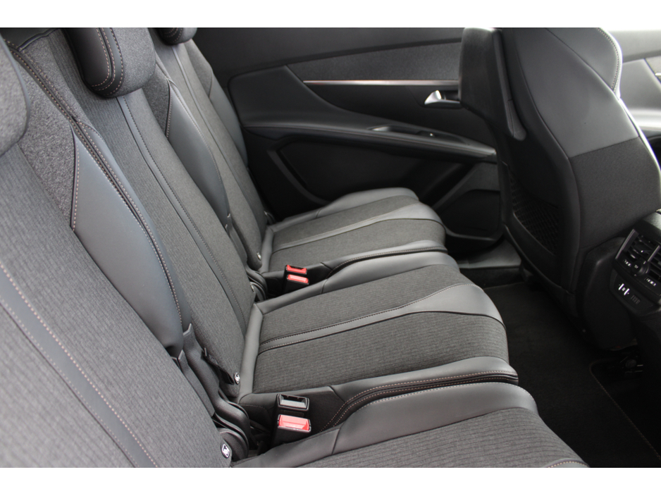 2020 Peugeot 5008 - image 18