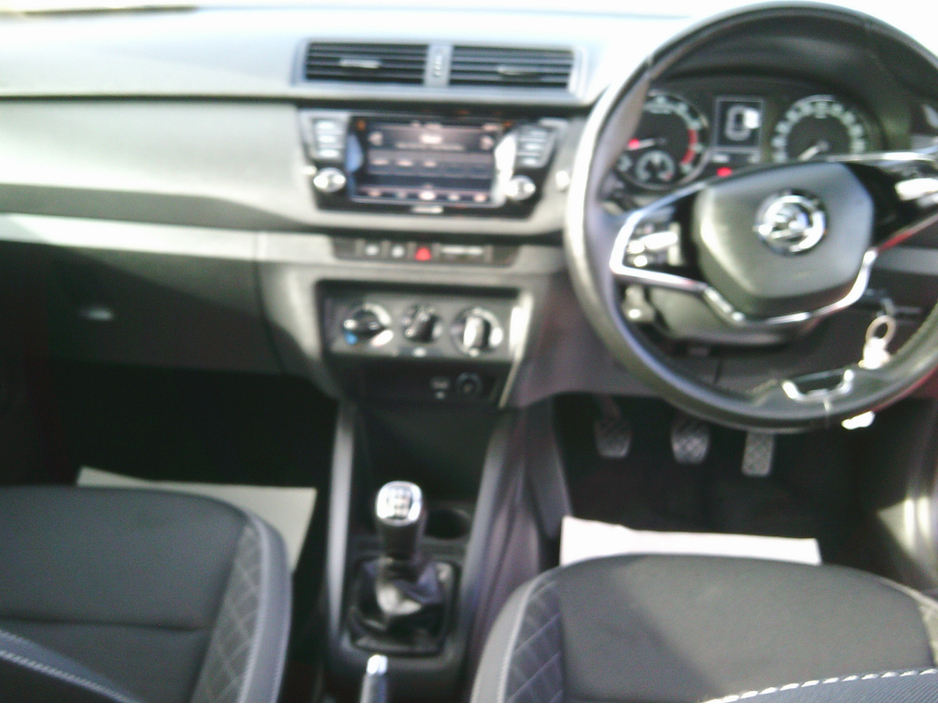 2021 Skoda Fabia - image 5