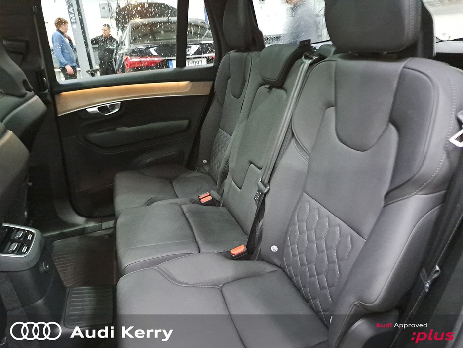 2025 Volvo XC90 - image 13