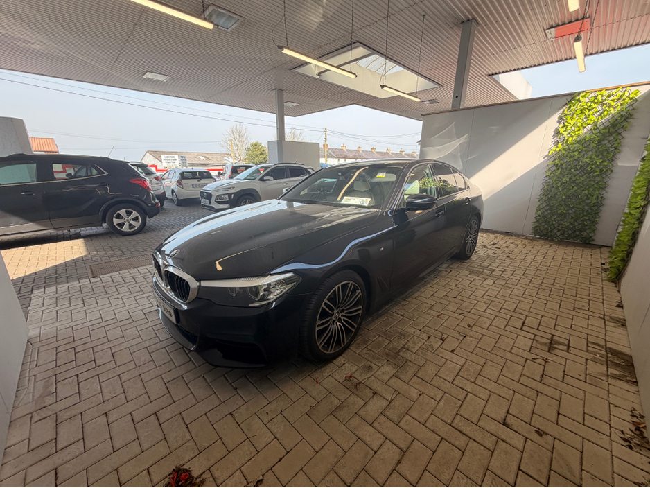 2019 BMW 5 Series - image 4