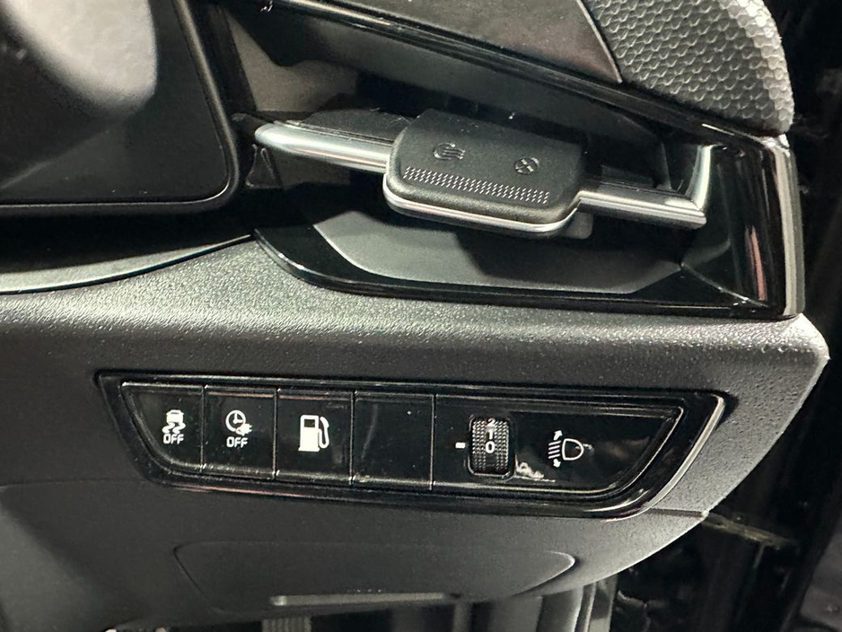 2023 Kia Niro - image 22