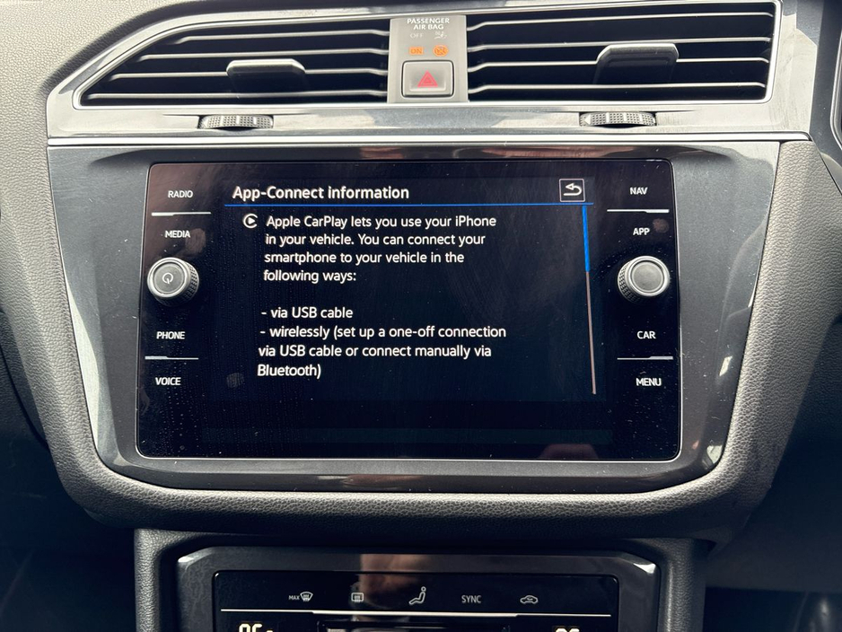 2024 Volkswagen Tiguan - image 23