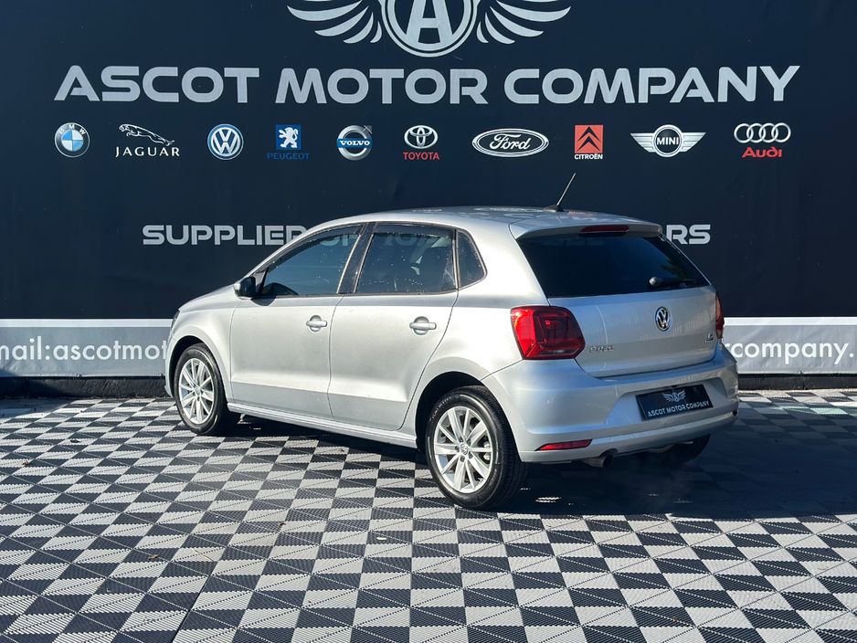 2015 Volkswagen Polo - image 6