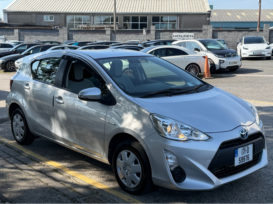 2017 Toyota Aqua - image 6