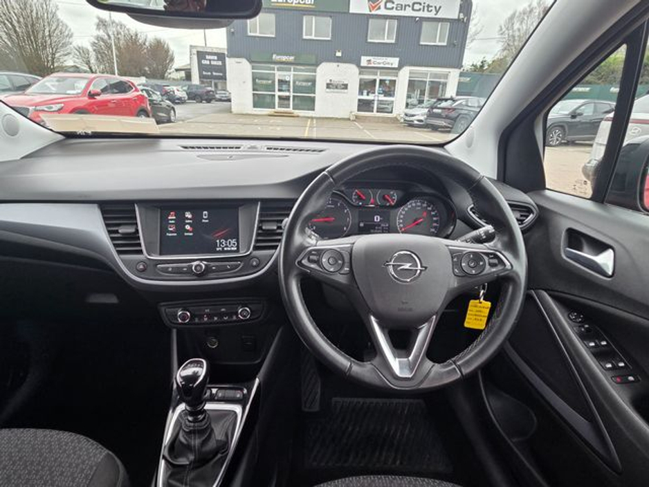 2022 Opel Crossland - image 8