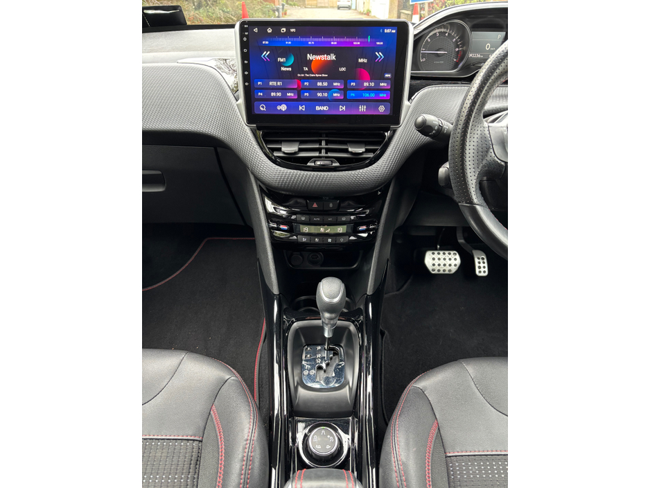 2018 Peugeot 2008 - image 13