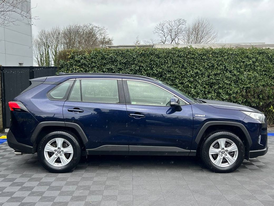 2022 Toyota Rav4 LUNA 2.5 HYBRID // PARKING SENSORS // DIGITAL CLUSTER // DUAL ZONE CLIMATE CONTROL €32,900
