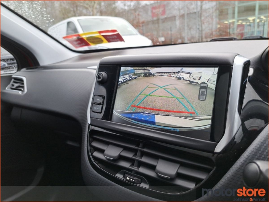 2019 Peugeot 2008 1.2 PureTech 110 Auto Allure €18,900