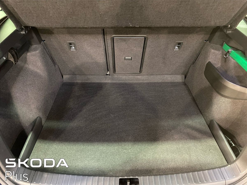 2023 Skoda Karoq - image 9