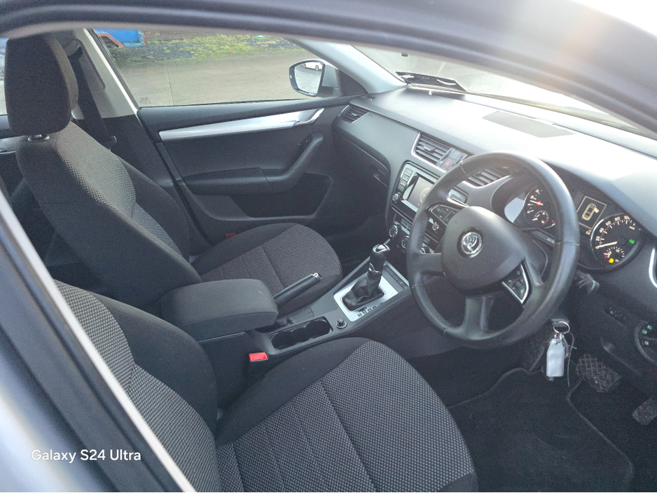 2015 Skoda Octavia AMBITION 1.6 TDI 105HP DSG 4 4DR AUTO €9,750