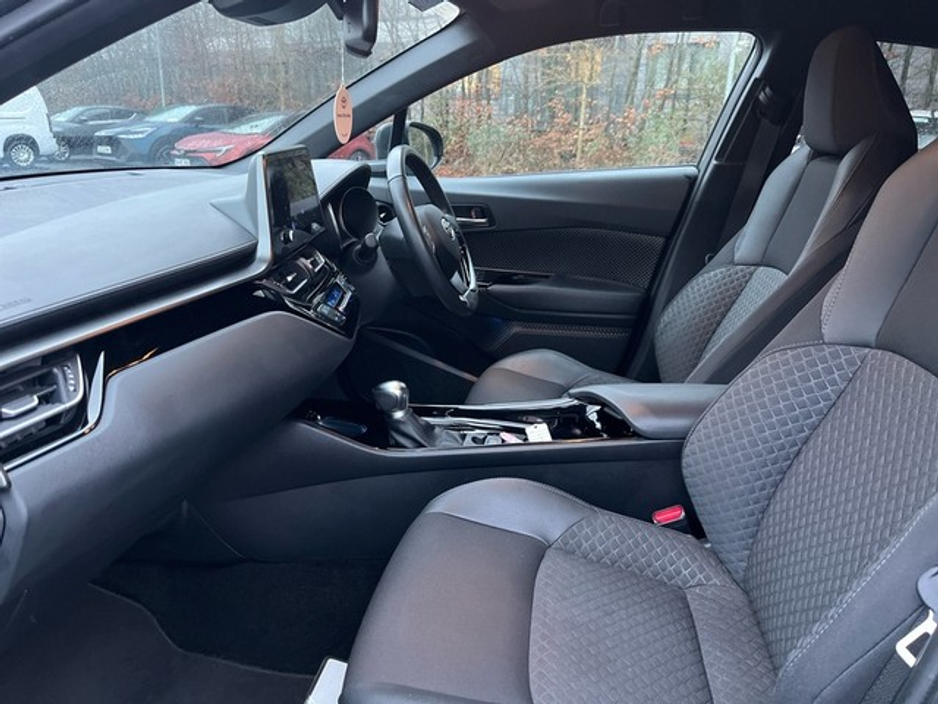2023 Toyota C-HR HYBRID SPORT 4DR AUTO €29,950