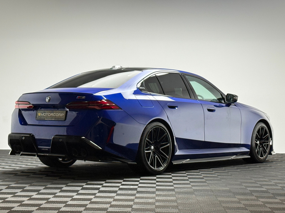 2025 BMW M5 M5 4.4 PHEV 727HP MARINA BAY €127,990