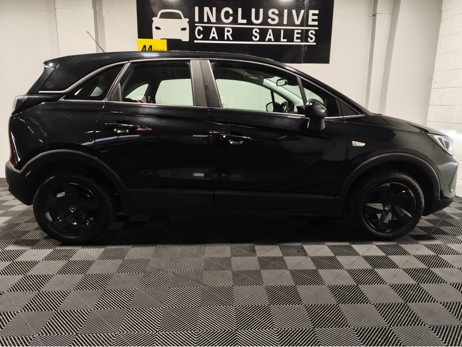 2023 Opel Crossland X - image 10