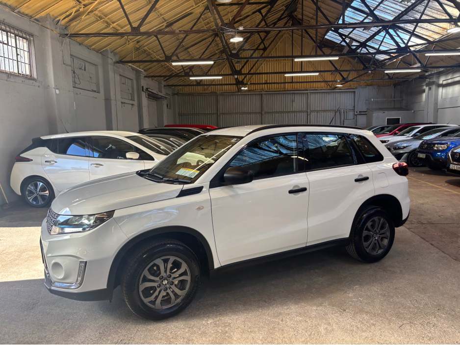 2023 Suzuki Vitara - image 11