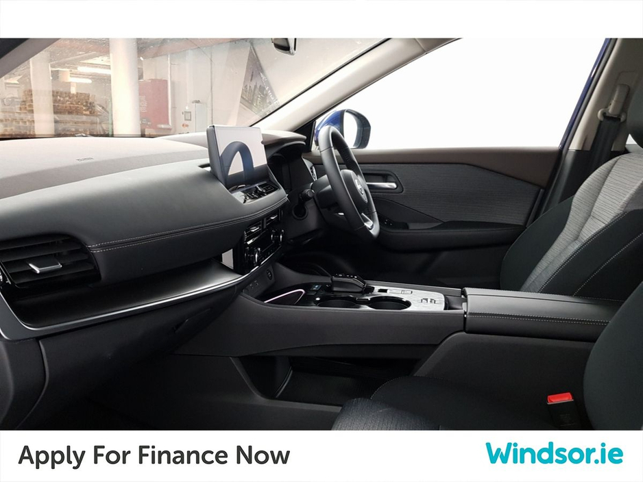 2025 Nissan X-Trail - image 4