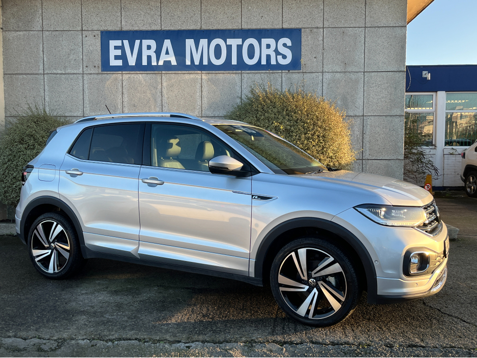 2023 Volkswagen T-Cross R-LINE AUTOMATIC 1.0 PETROL //HIGH SPEC//REVERSE CAMERA//HALF LEATHER SEATS//ADAPTIVE CRUISE CONTROL//KEYLESS ENTRY// €26,950