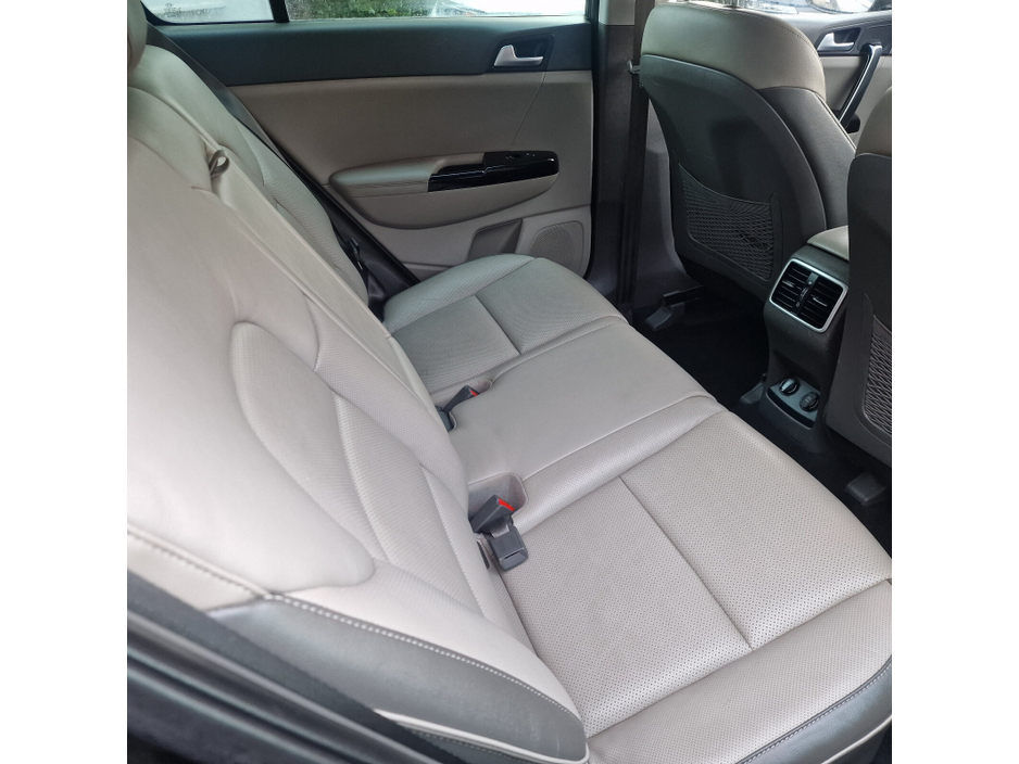 2017 Kia Sportage - image 12