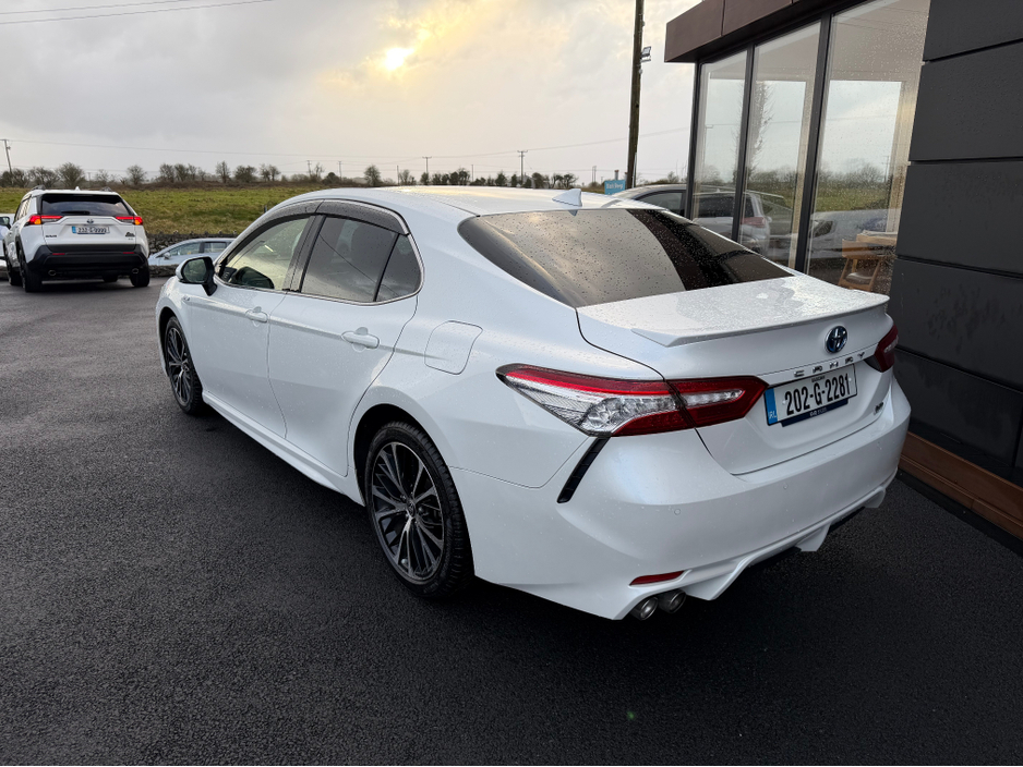 2020 Toyota Camry - image 11
