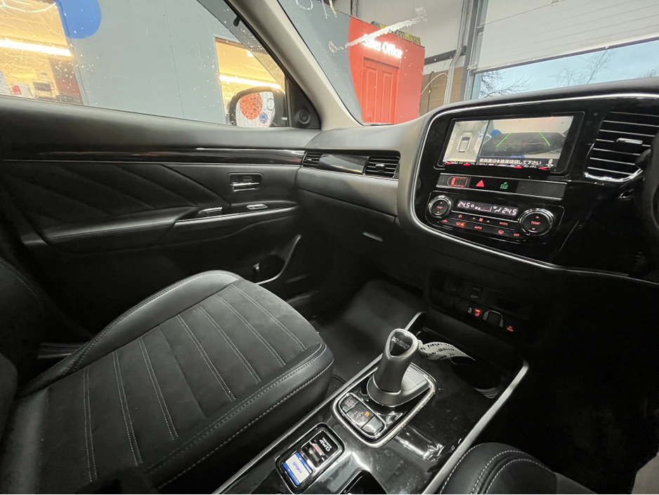 2018 Mitsubishi Outlander €19950! 2018 MITSUBISHI OUTLANDER PHEV G 2.4 AUTOMATIC / CRUISE CONTROL / 360° PARKING CAMERA / ELECTRIC HEATED SEATS / HEATED STEERING WHEEL / PADDLE SHIFTERS €19,950