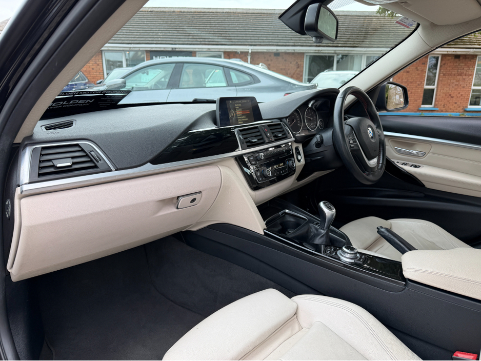 2017 BMW 3 Series - image 27