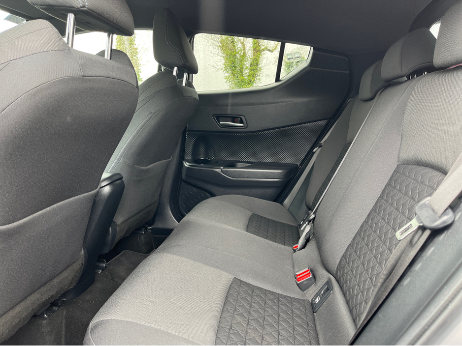 2020 Toyota C-HR - image 8