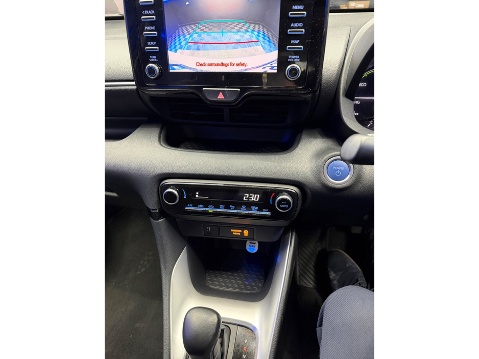 2021 Toyota Yaris - image 22