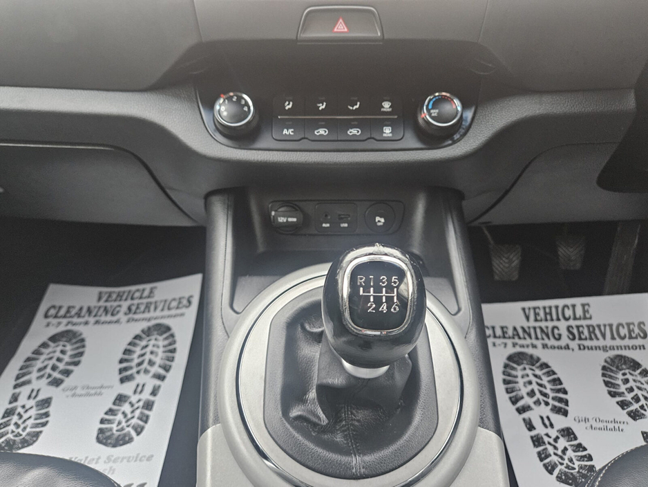 2015 Kia Sportage - image 25